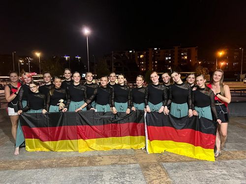 JMC Jugendformation MONUMENTOS tanzt auf internationaler Bühne