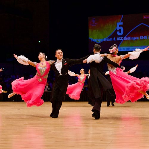 12.11.2022 Deutsche Meisterschaft der Formationen Standard & Latein